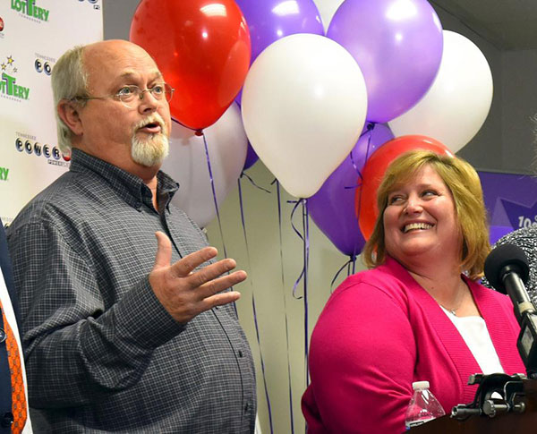 Tennessee couple first to claim Powerball jackp