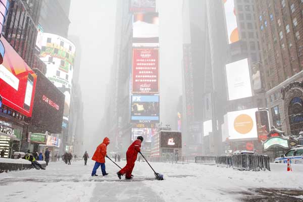 Ominous US blizzard brings New York to standstill