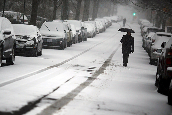 Snow blankets Washington D.C. in potentially record-breaking storm