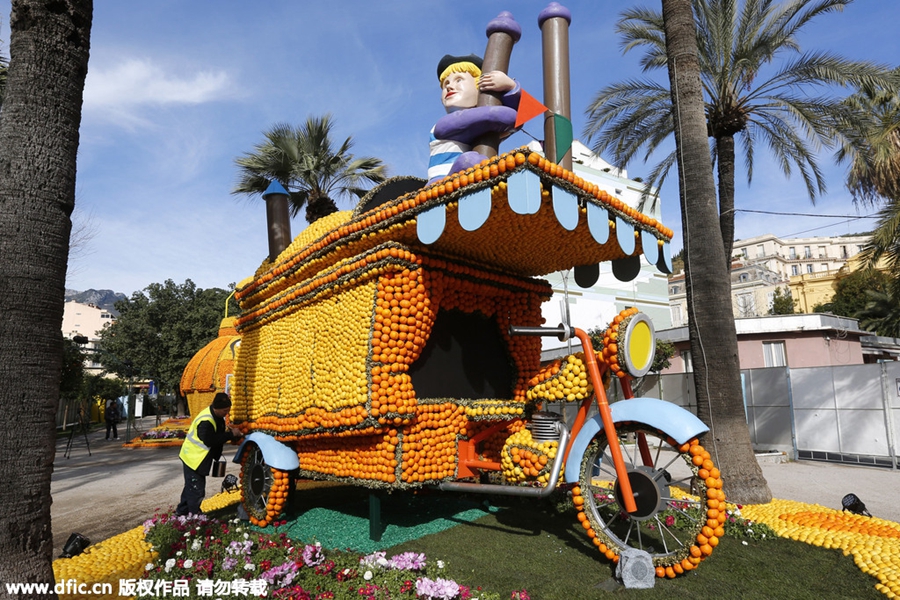Lemon sculptures pay tribute to Italian cinema