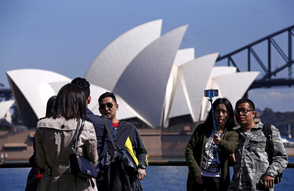 Chinese spent $215 billion on 2015 overseas travel