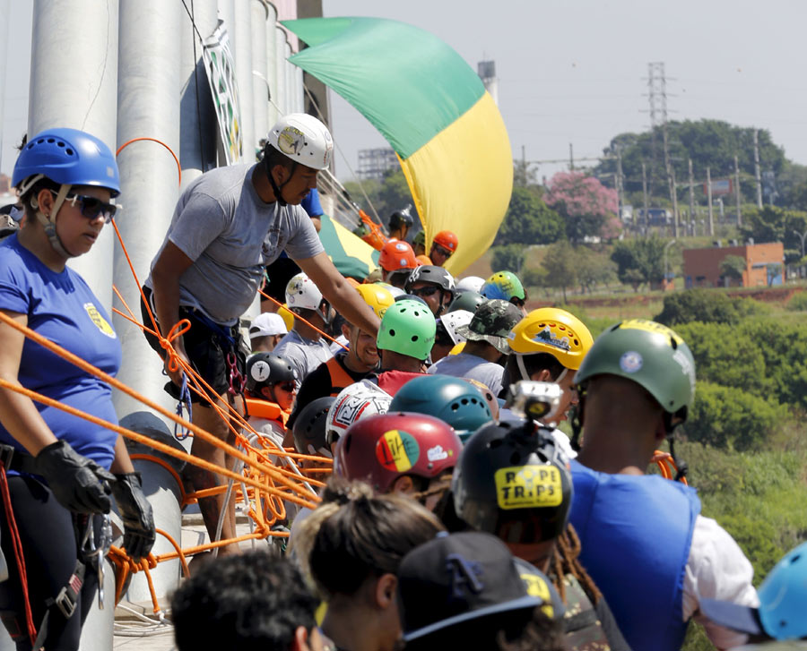 'Rope jumping' sets world record