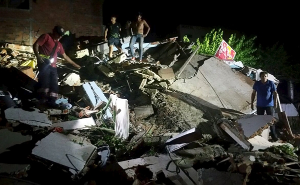 Earthquake kills 77 in Ecuador, devastates coastal area