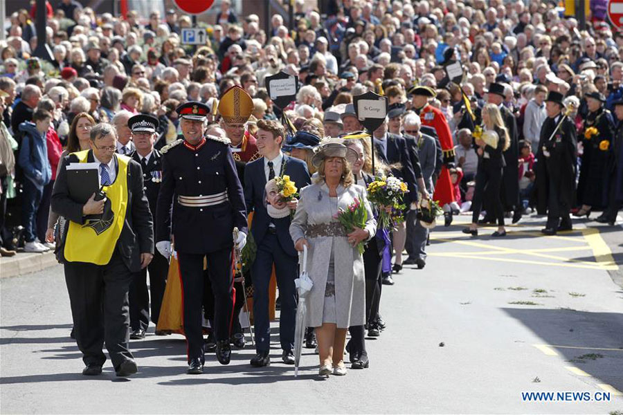 Thousands honor Shakespeare on 400th anniversary of his death