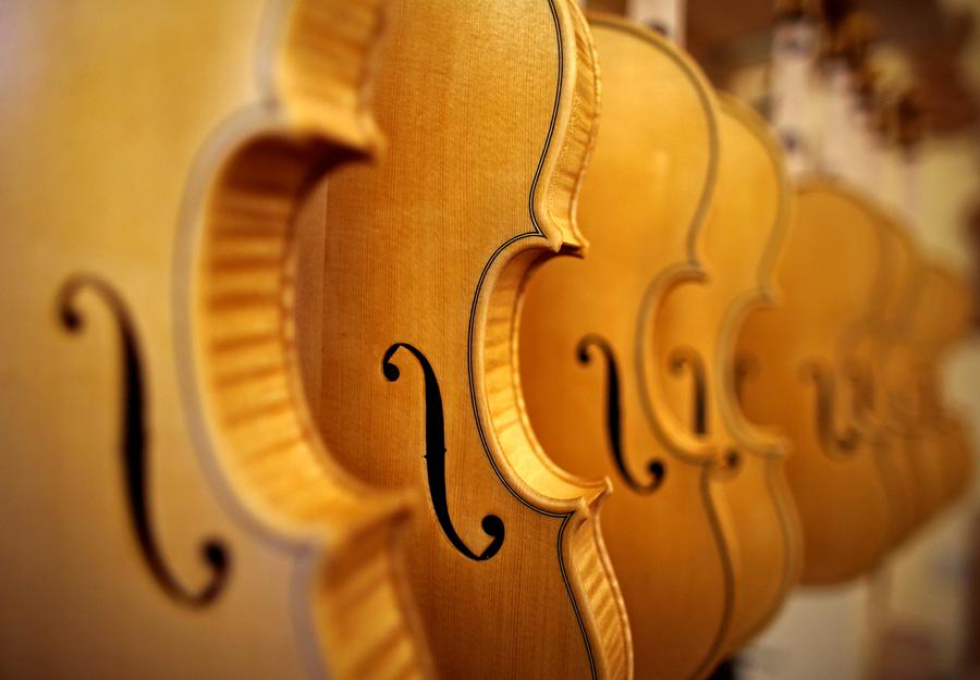 Italy's violin-makers struggle to hit profitable note