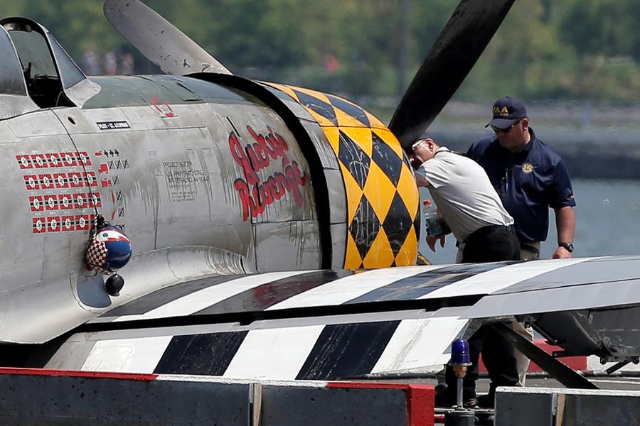 Vintage plane crashed in Hudson River during emergency landing