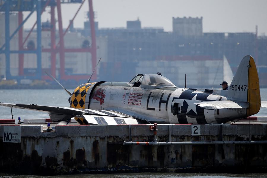 Vintage plane crashed in Hudson River during emergency landing