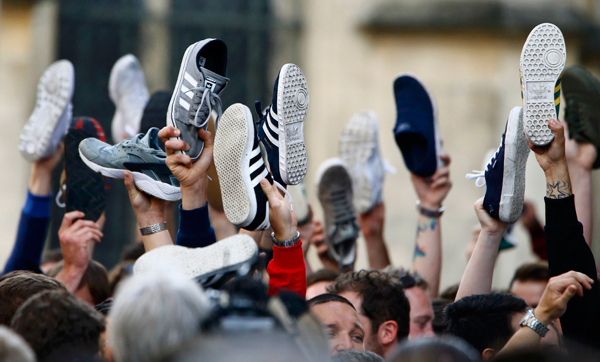 French riot police arrest 323 soccer fans on violence charges