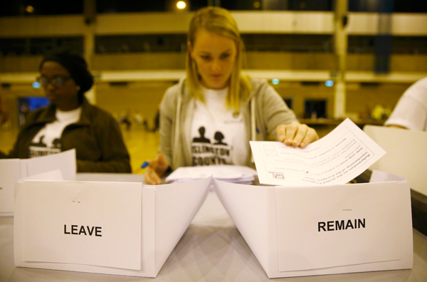 Leave camp leads in early UK referendum count