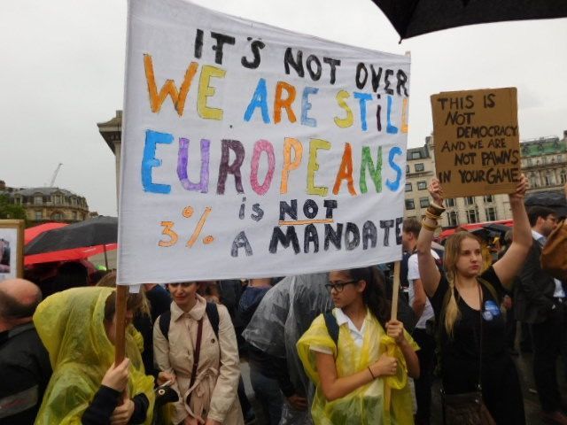 Anti-Brexit protest in London, Labor leader hit with no confidence motion