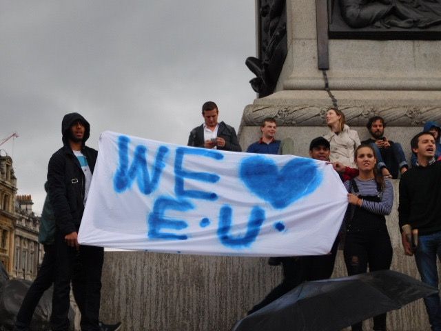 Anti-Brexit protest in London, Labor leader hit with no confidence motion