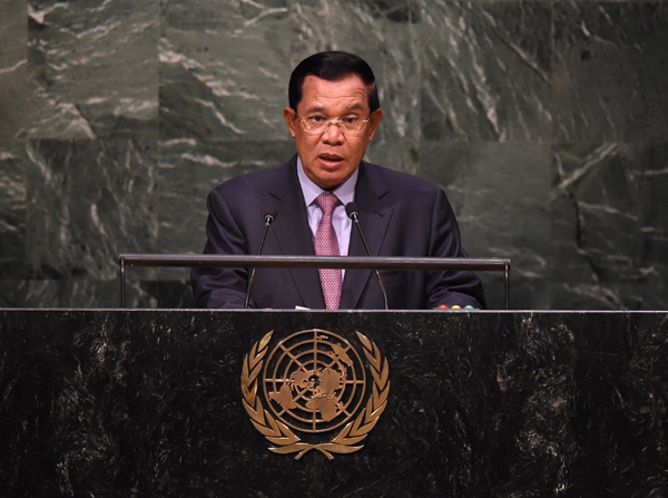 Cambodia not to support arbitration court's decision over South China Sea: PM