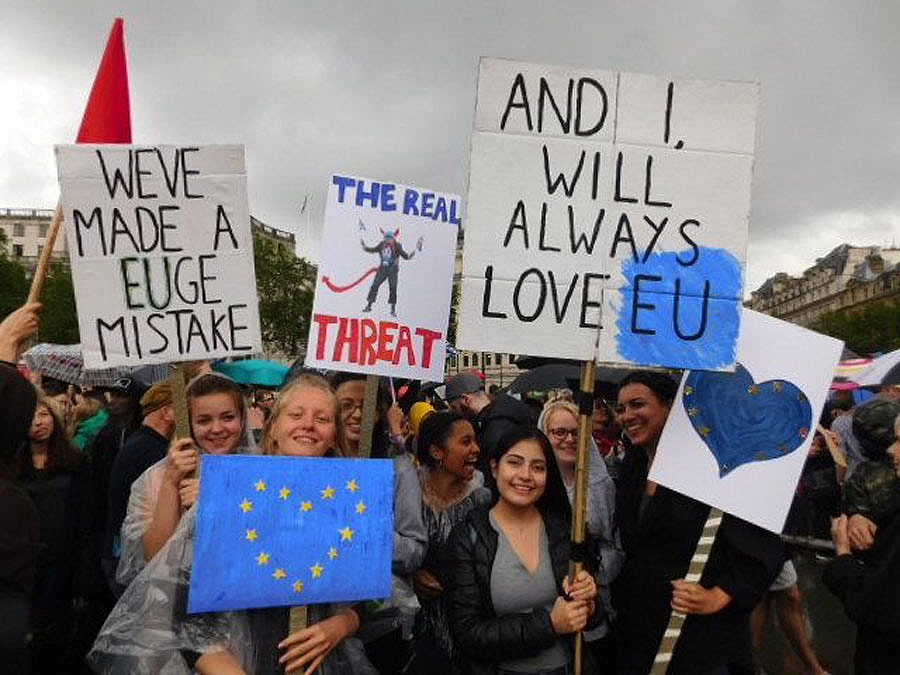 London protesters reject Brexit, stand with EU