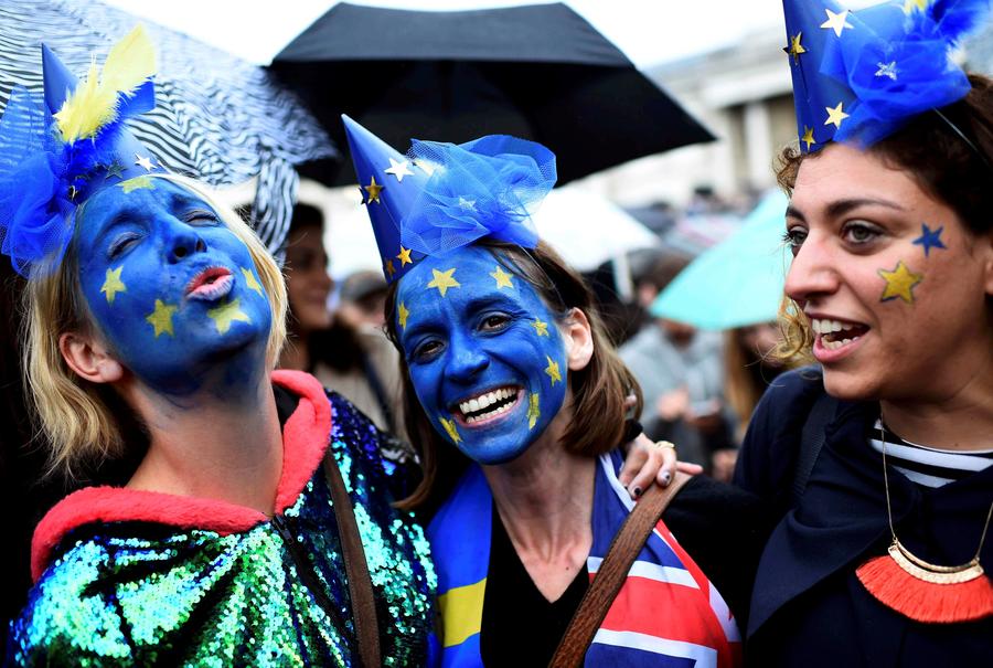 London protesters reject Brexit, stand with EU