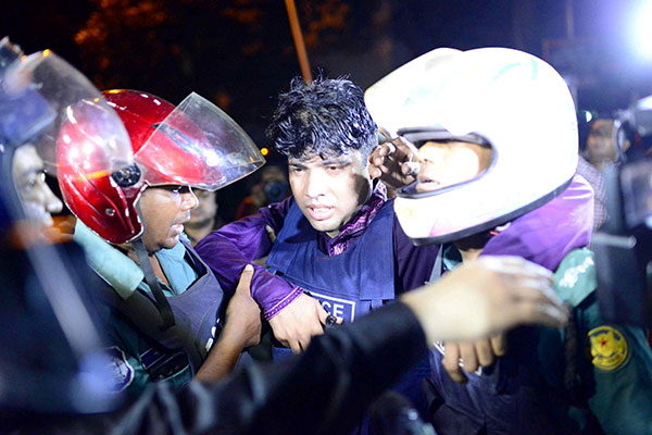 6 gunmen killed, 13 hostages rescued in Bangladesh restaurant siege