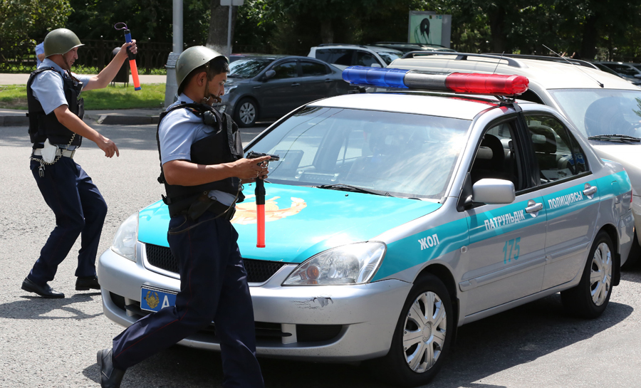Armed men open fire to pedestrians in Almaty of Kazakhstan, killing 1 soldier