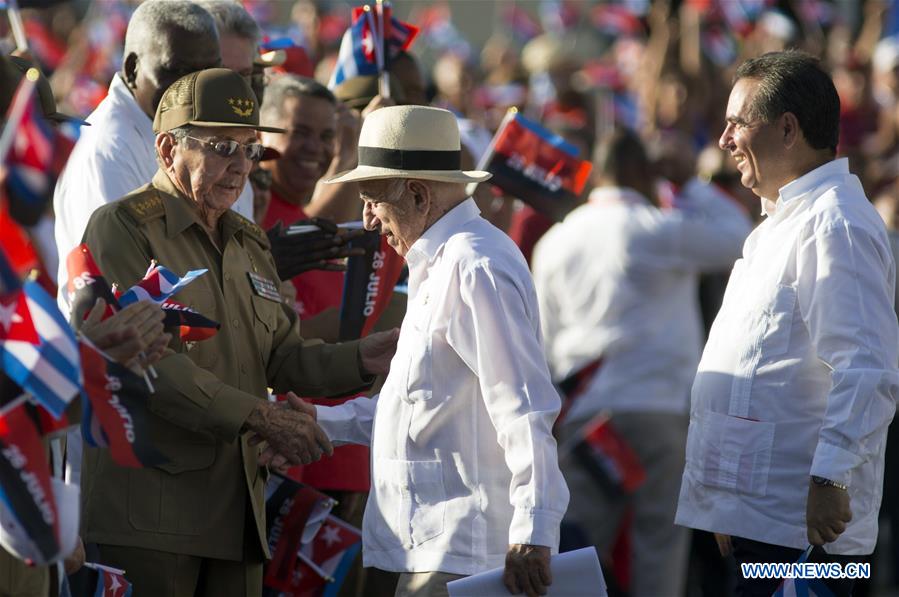 Raul Castro attends commemoration ceremony of National Rebellion Day