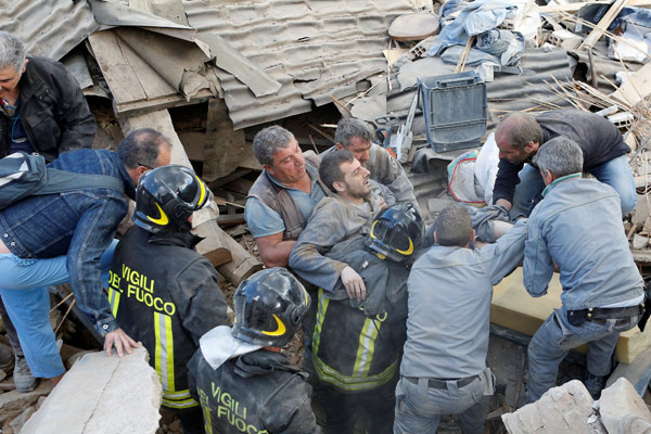 At least 73 killed after strong quake strikes Italy, topples buildings