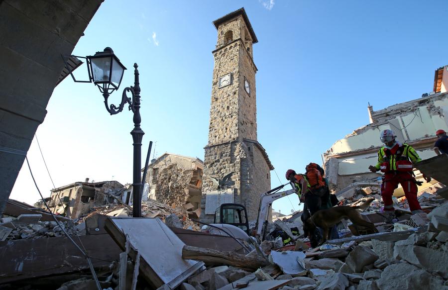 Italy quake toll rises to nearly 250 as rescuers race to find survivors