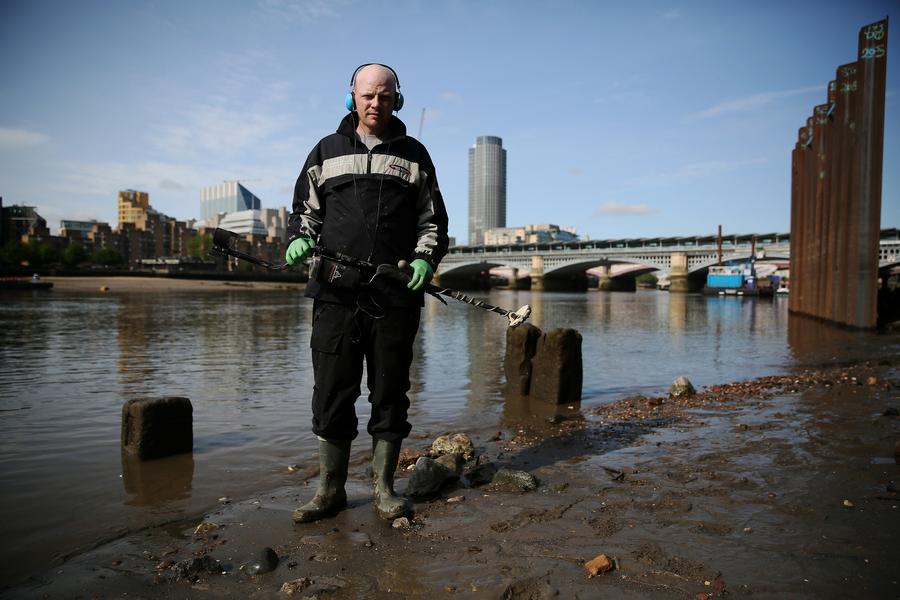 In photos: Searching for history along the Thames