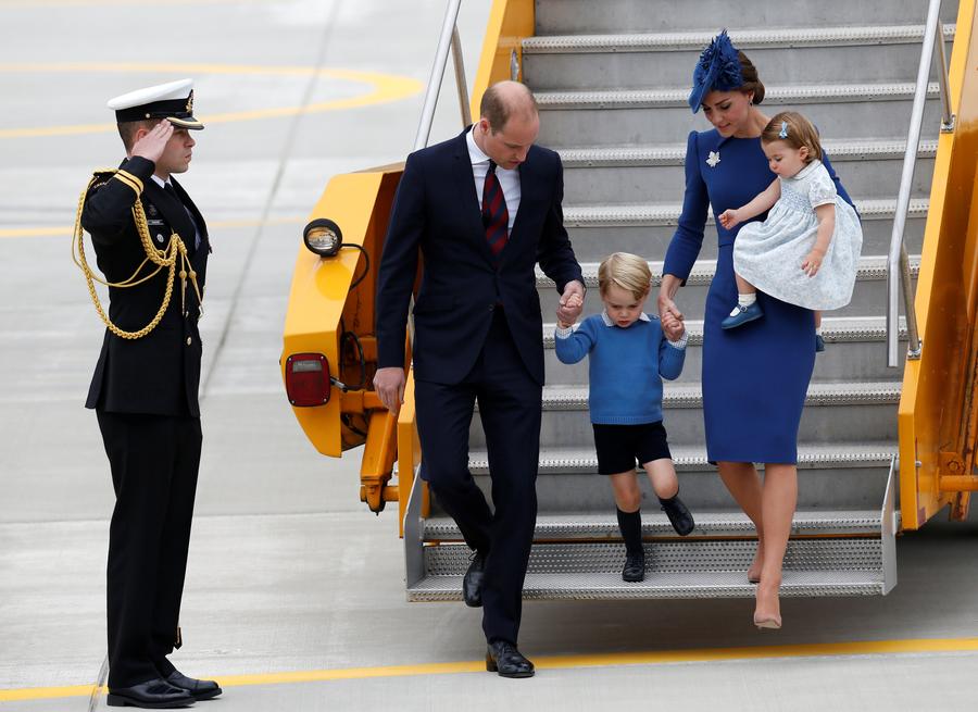 Kids in tow, Prince William starts Canadian tour