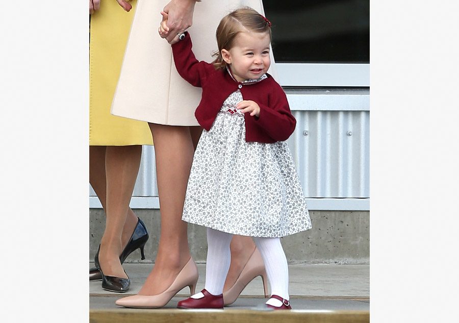 The royal family bids farewell to Canada