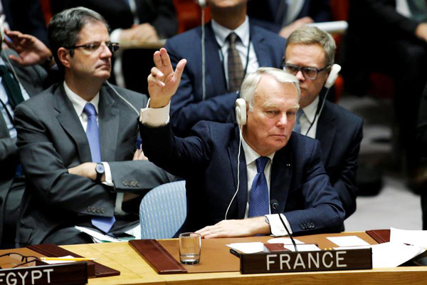 Two opposing draft resolutions fail to pass UN Security Council on Syria