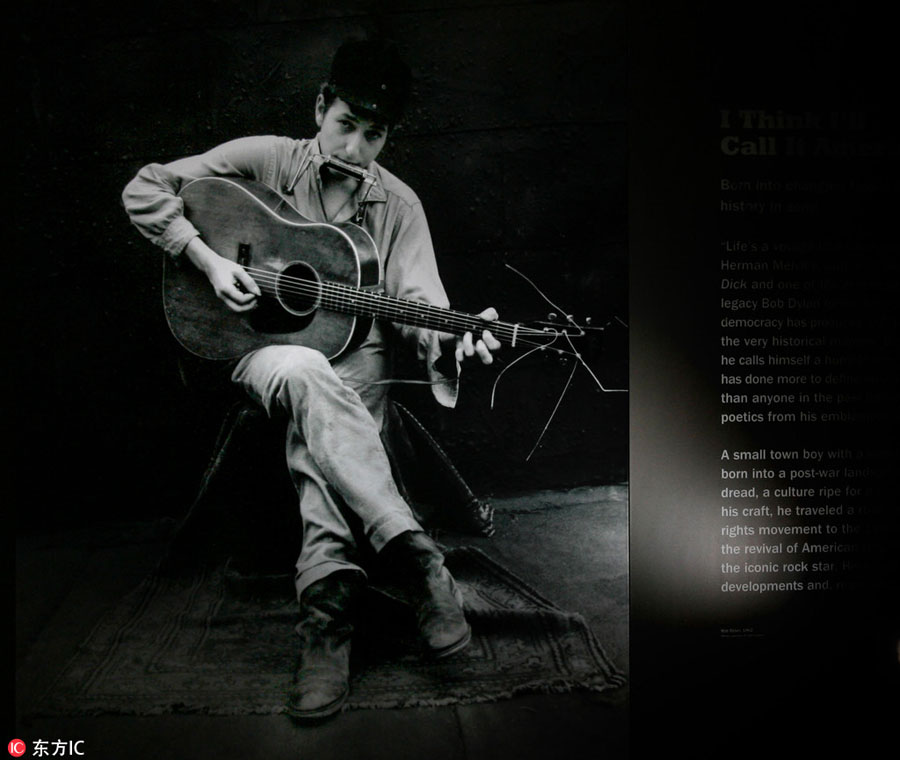 'Greatest living poet' Bob Dylan wins Nobel literature prize