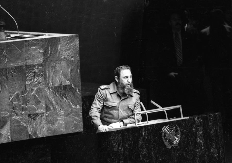 Cuban revolutionary leader Fidel Castro dies at 90