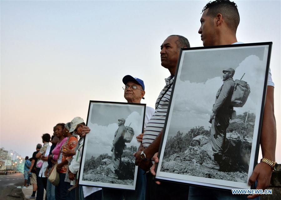 Fidel Castro's ashes begin three-day procession