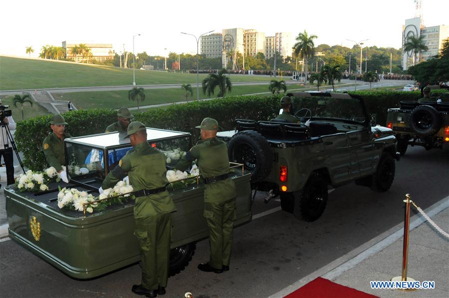 Fidel Castro's ashes begin three-day procession