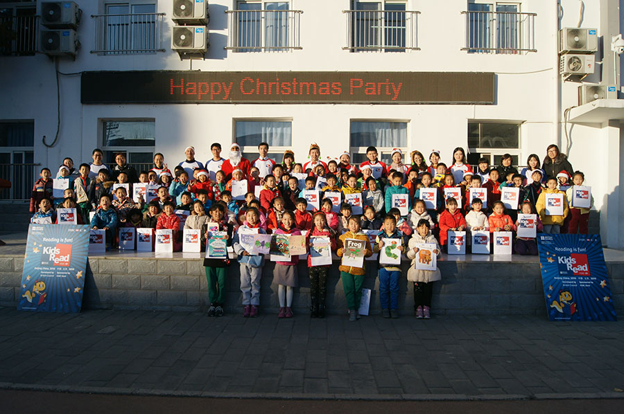Kids Read throws Christmas party for primary school students in Beijing