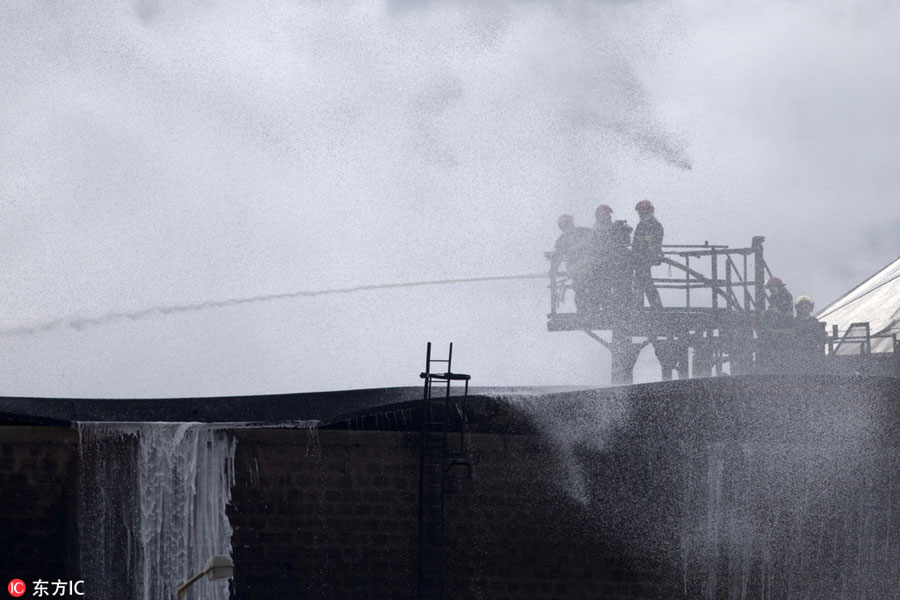 Large fire breaks out in fuel tank of oil refinery in Haifa, Israel