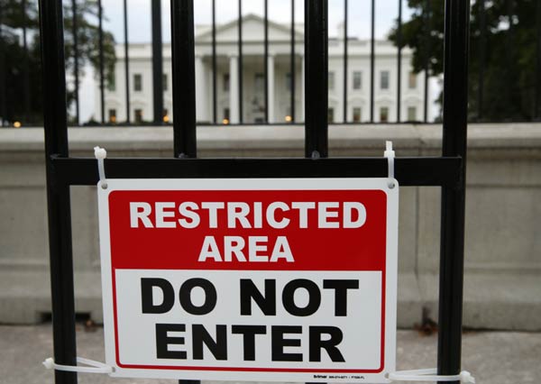 Man faces 10-year sentence after scaling White House fence