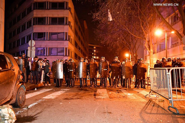 Chinese community holds protest in Paris against death of one Chinese national