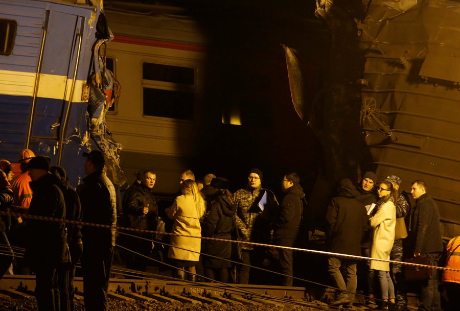 Two trains crash in western Moscow, 50 injured