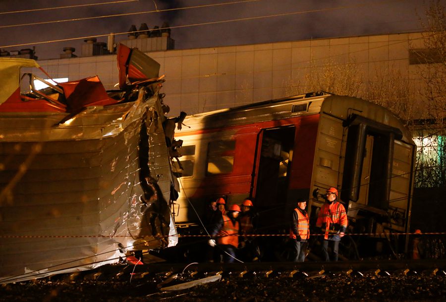 Two trains crash in western Moscow, 50 injured