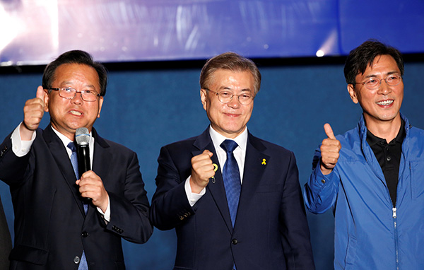 Xi congratulates Moon on ROK election win