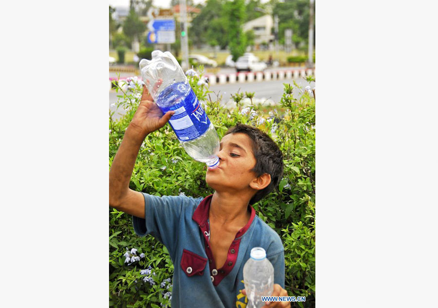 Heat wave hits Islamabad, Pakistan