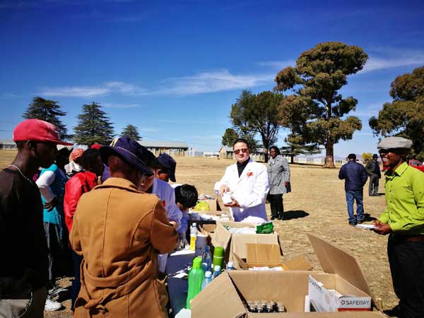 Chinese doctors' skills, care touch hearts in Lesotho