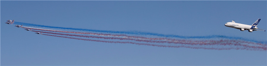 Macron opens Paris Air Show, promotes defense aeronautic business