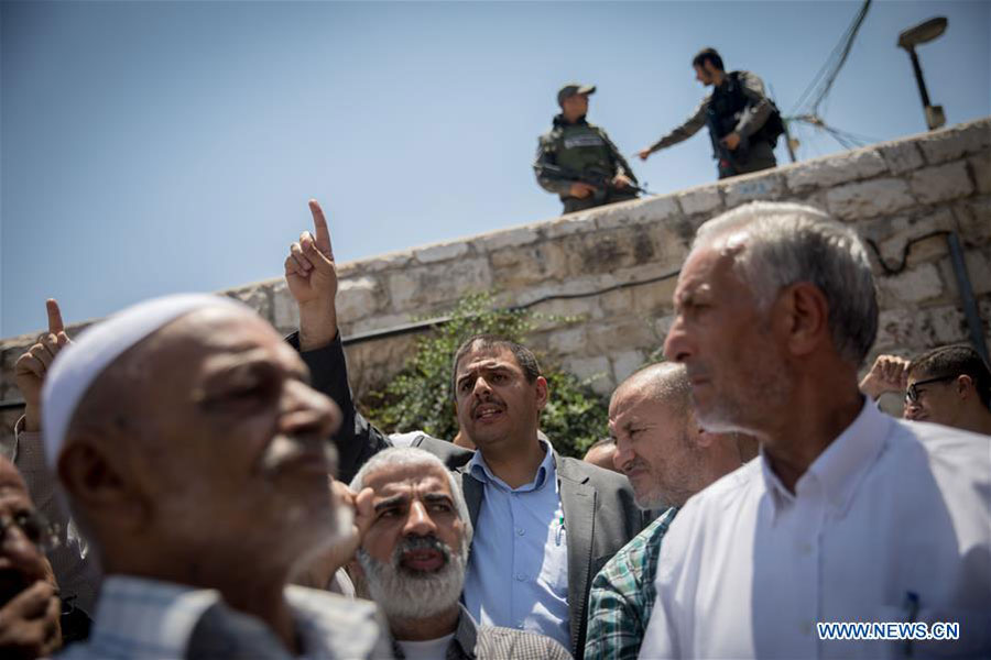 Muslims protest against new Israeli security measures in Jerusalem