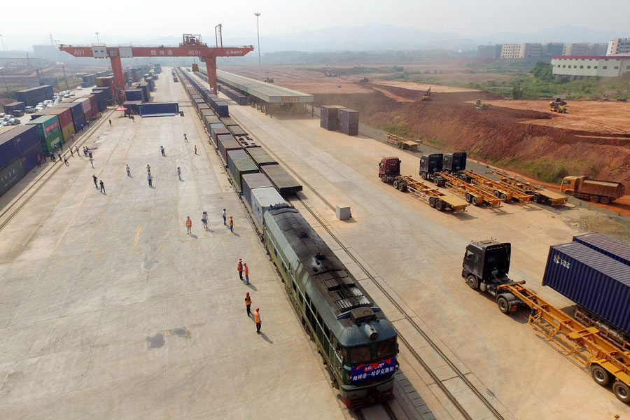 Cargo train rolls out between East China, Kazakhstan