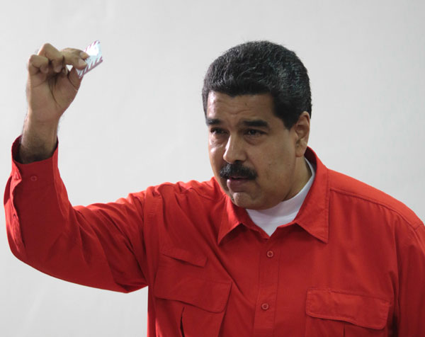 US considering oil-related sanctions on Venezuela