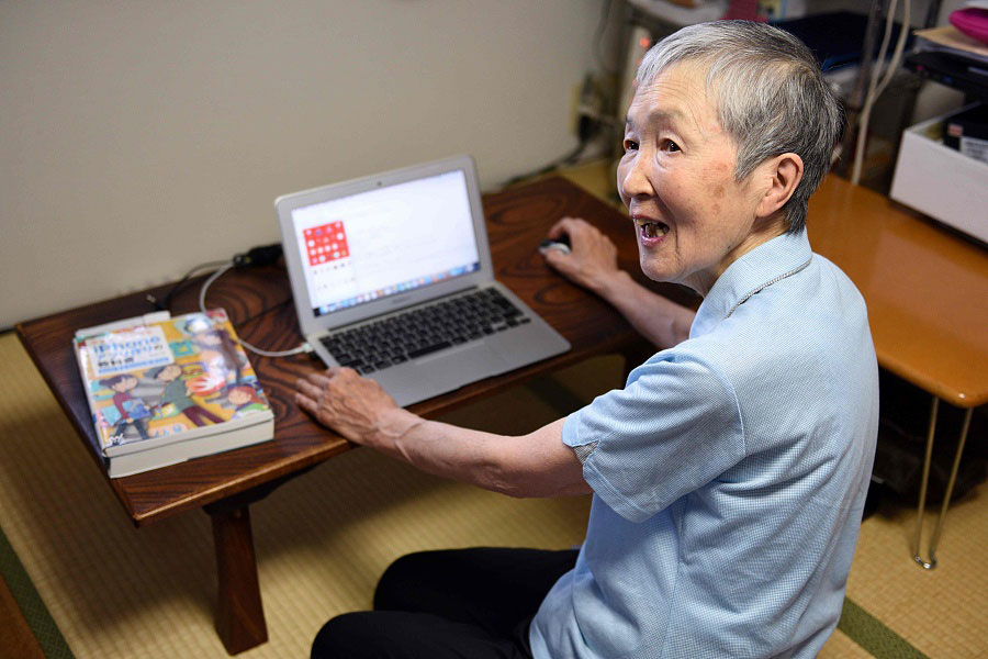 82-year-old Japanese programmer develops iPhone app for the elderly