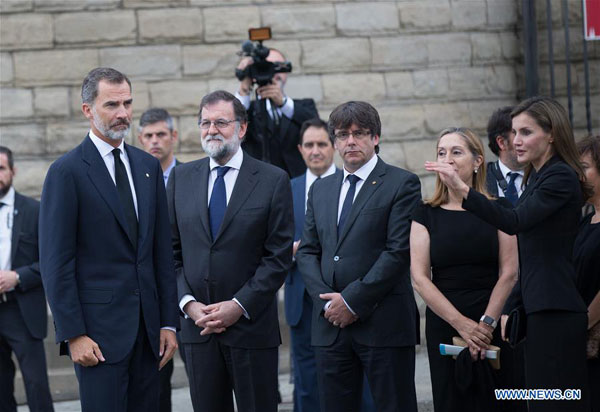 Spanish King and Queen attend mass for Barcelona terror victims