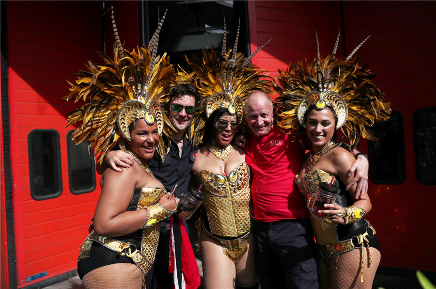 Thousands of revelers enjoy colorful Notting Hill Carnival