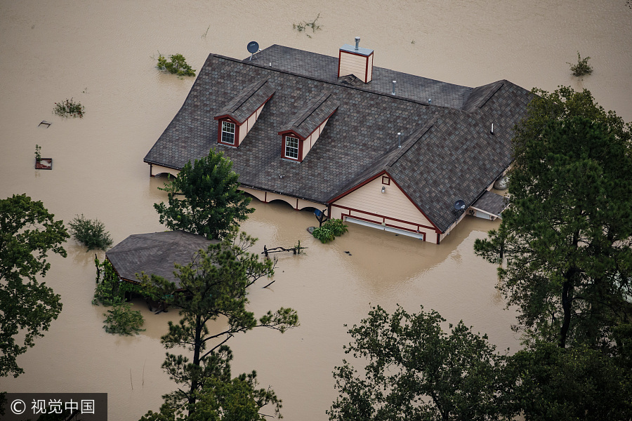 Houston opens 2nd convention center to evacuees