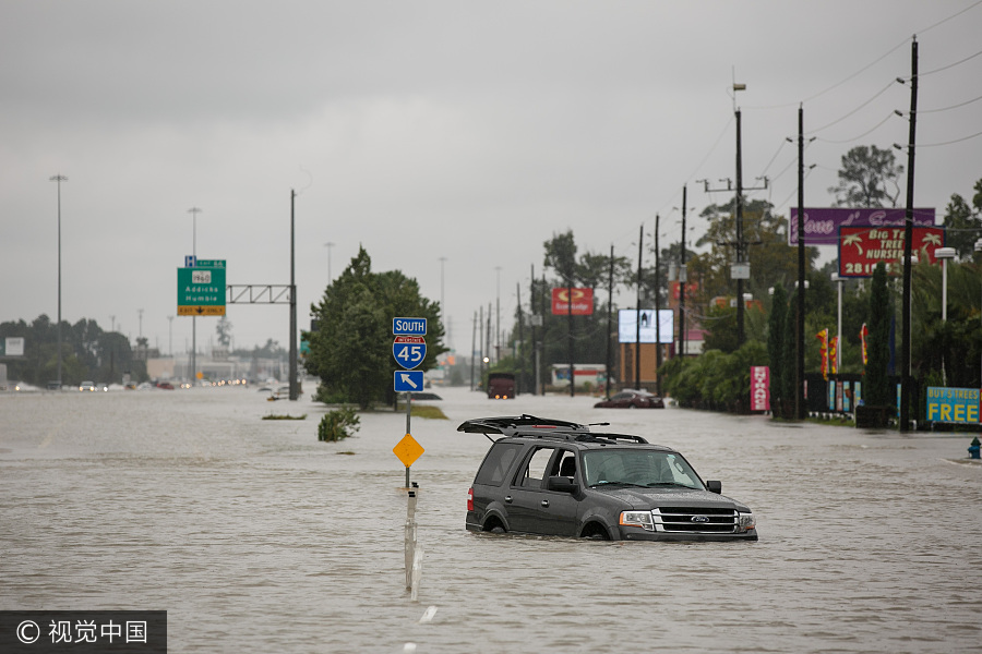 Houston opens 2nd convention center to evacuees