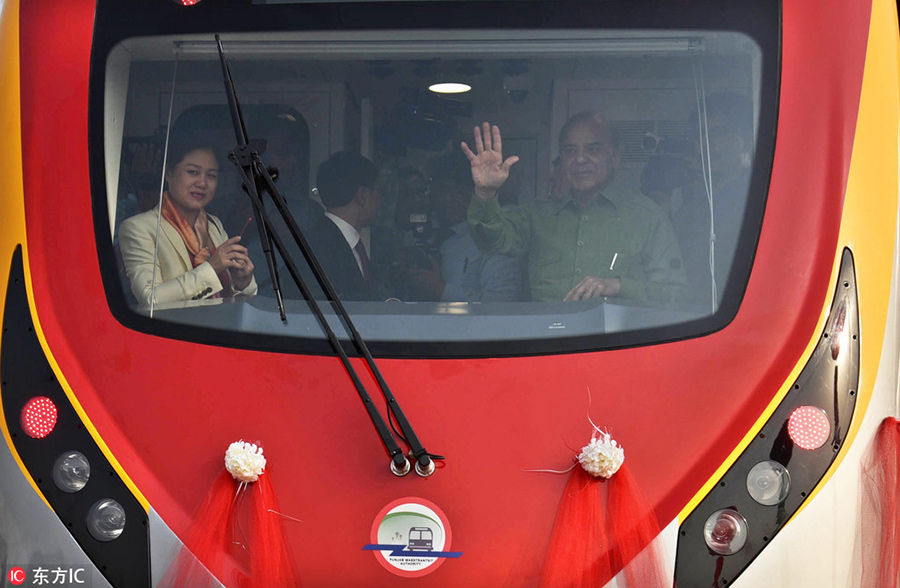 China-made train launches subway network in Pakistan